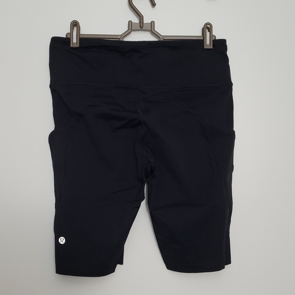 Lululemon Fast and Free 10 inch Shorts - BLACK - Picture 2 of 3